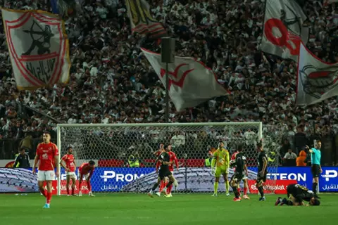أدار قمة الأهلي والزمالك.. من هو إسكوس الحكم البديل في مباراة يوفنتوس وريال مدريد؟
